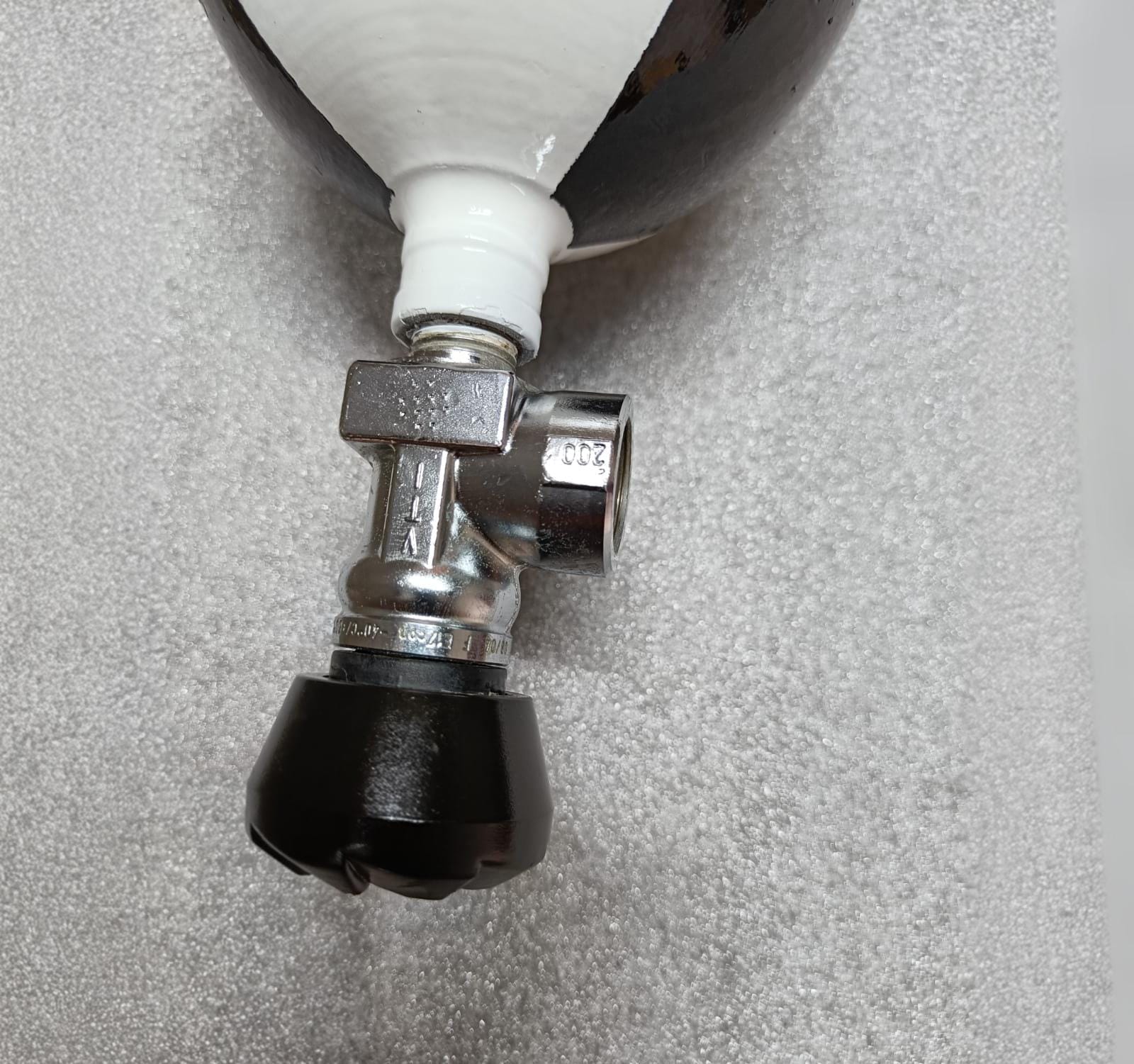 Drager 6L steel PCP cylinder 200 bar label and markings