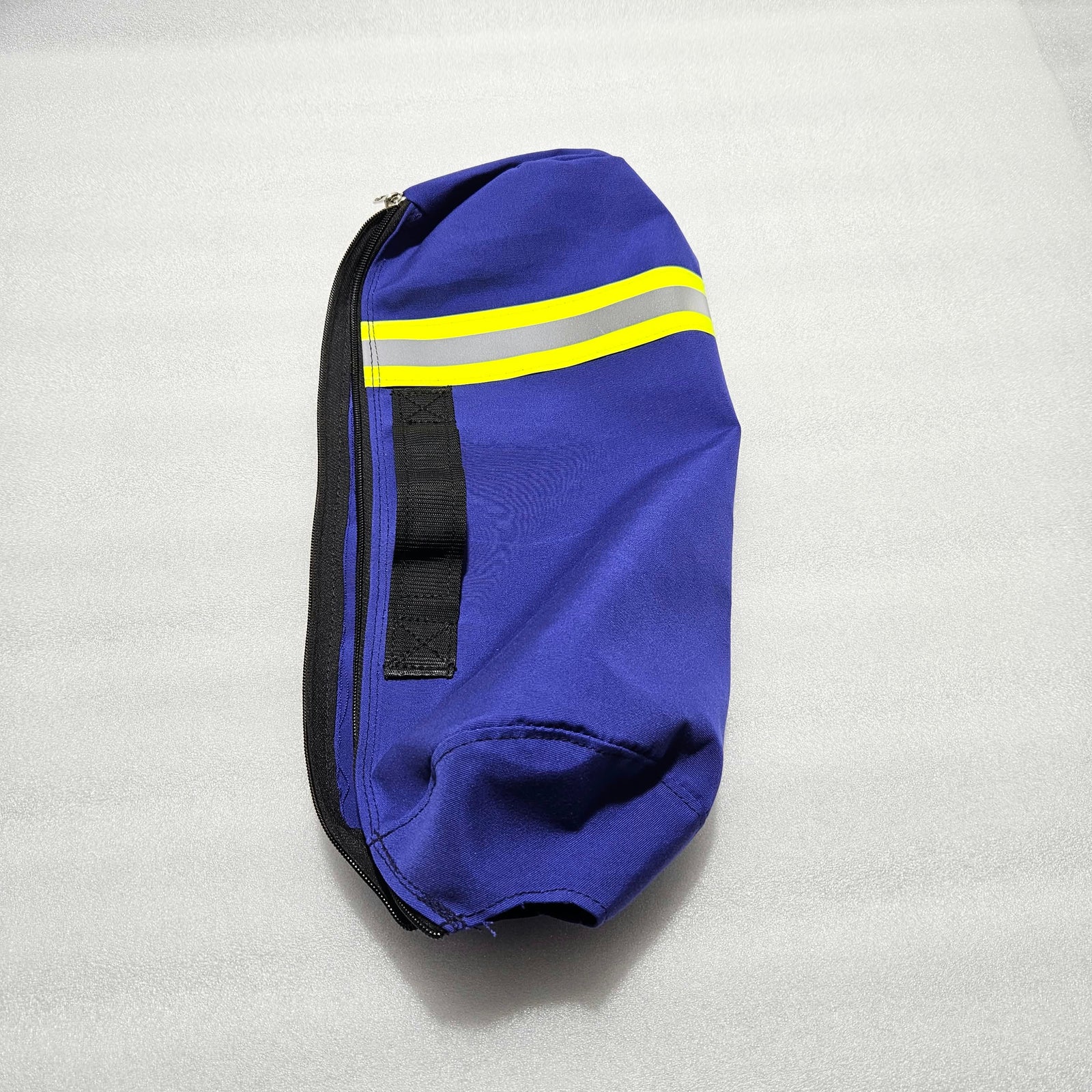 Blue PCP cylinder cover chain closure – view 2