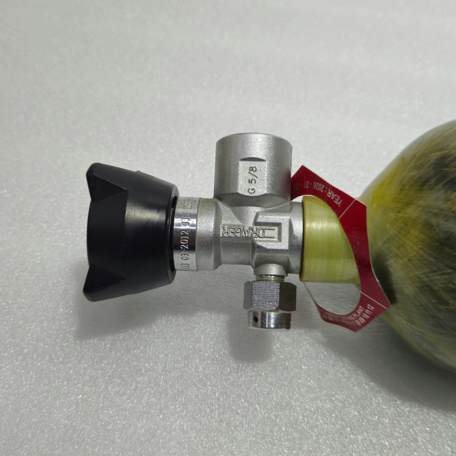 Drager valve G5/8 outlet on 3L carbon PCP cylinder with test tag